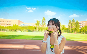 【吃瓜群qq群免费】曝光5段隐秘恋情：你绝对猜不到他竟然早就和她“一腿”？