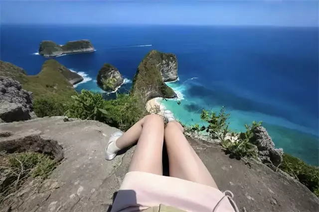 【吃瓜群qq群免费】——大学生最爆料！她和这位男神的秘密约会地点终于曝光！